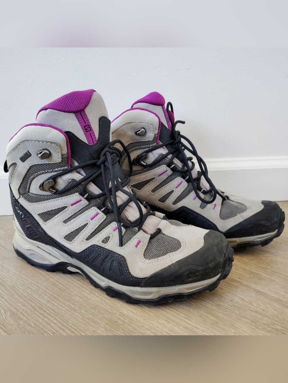 Salomon Women's Conquest GTX Hiking Boots Size 10